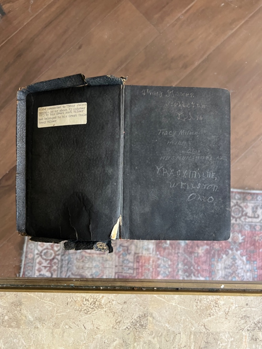 1910 Leather Holy Bible - Picture 2 of 7